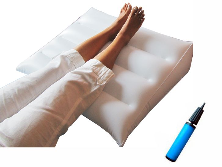 Leg elevation cushion, inflatable with pump